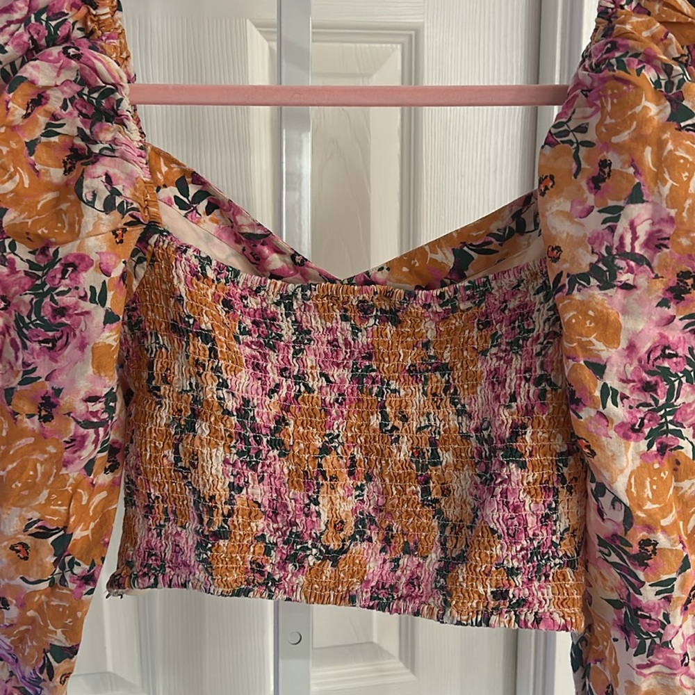 Something Navy Floral Puff Shoulder Top RTR - Picture 8 of 8